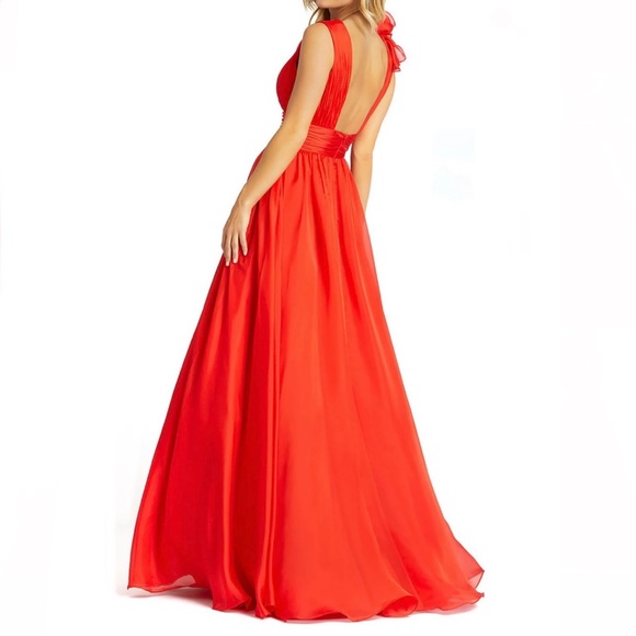 Mac Duggal Ruffle Detail Ruched Cherry Red Chiffon Ballgown Size 4 New With Tag - Picture 2 of 16
